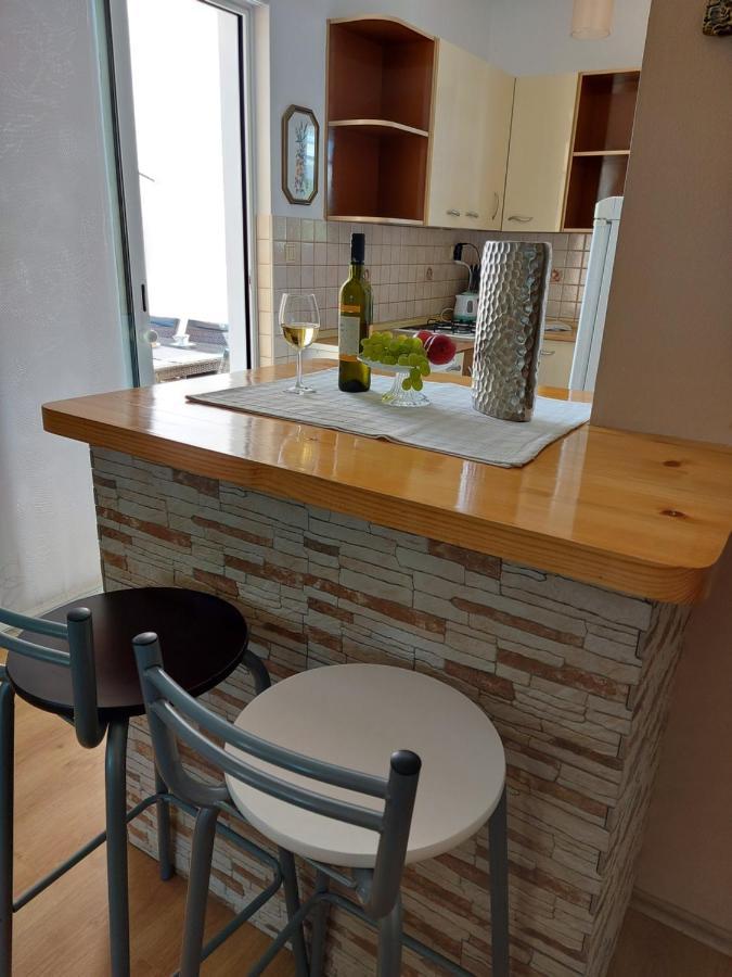 Ferienwohnung Apartman Larisa Kampor Exterior foto