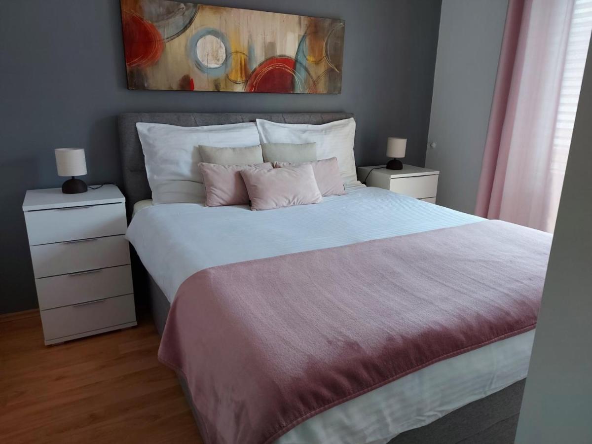 Ferienwohnung Apartman Larisa Kampor Exterior foto
